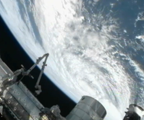 从太空看到的飓风“桑迪”轮廓