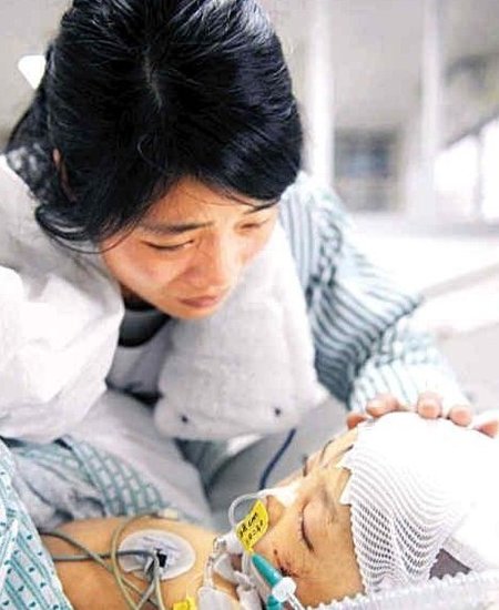 广东三岁女童遭“后妈”毒打身亡 颅骨被打碎