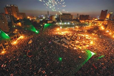 埃及1/6民众游行要求总统下台 军方下48小时通牒