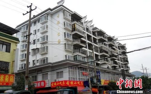 广西桂林“房叔”拥30套房产 回应称是贷款建房