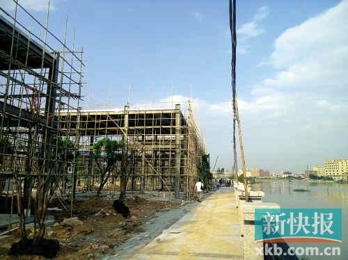 东莞一镇政府将河堤租给企业建商业街