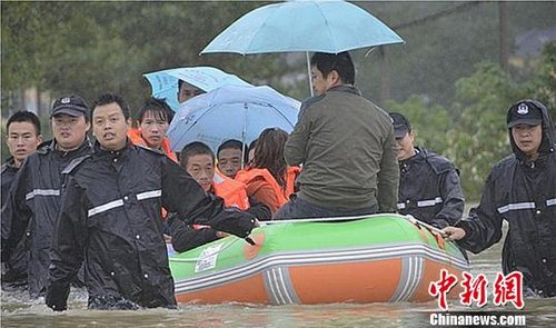 菲特余威犹存 浙江安吉部分村子仍被困积水中