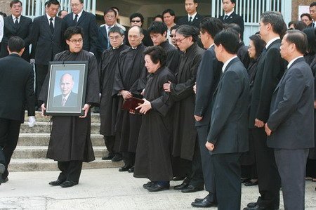 港媒披露霍英东遗嘱：禁止二三房子女从商