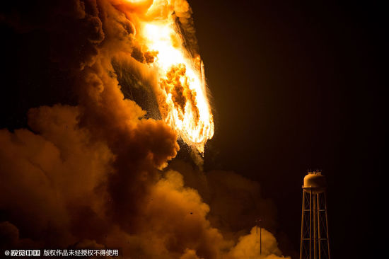 NASA曝光“天鹅座”飞船爆炸现场照片