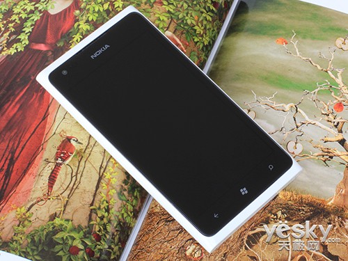 诺基亚Lumia 900堪称“后Windows Phone 7.5系统时代”智能旗舰
