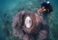 泰国海底现溺水者礁石雕塑