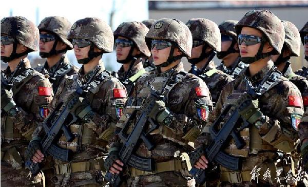 中国特种部队黑超遮面与外军反恐联训